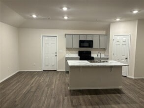 801 S Katlyn Dr in Siloam Springs, AR - Building Photo - Building Photo