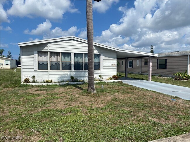 26380 New Orleans Dr in Bonita Springs, FL - Building Photo - Building Photo