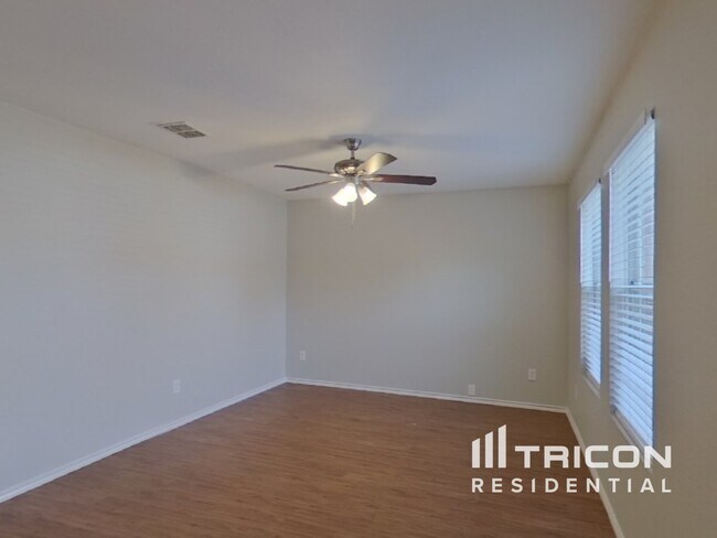 4933 Parkview Hills Ln in Fort Worth, TX - Building Photo - Building Photo