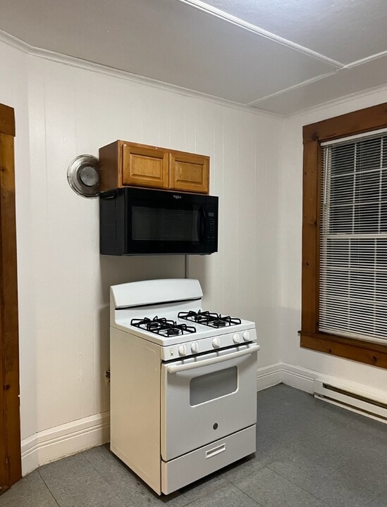 115 High St in Southbridge, MA - Foto de edificio