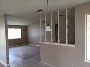 1477 Hampton Way in Clovis, CA - Building Photo - Building Photo