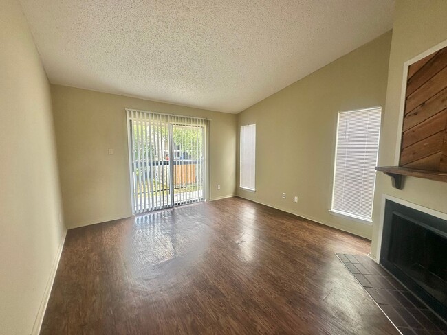 1910 West Loop in Austin, TX - Building Photo - Building Photo