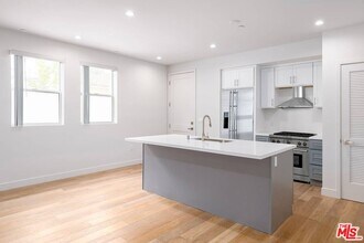 3726 Kelton Ave in Los Angeles, CA - Building Photo - Building Photo