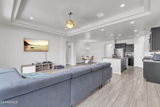 1044 Gaitan St in Horizon City, TX - Building Photo - Building Photo