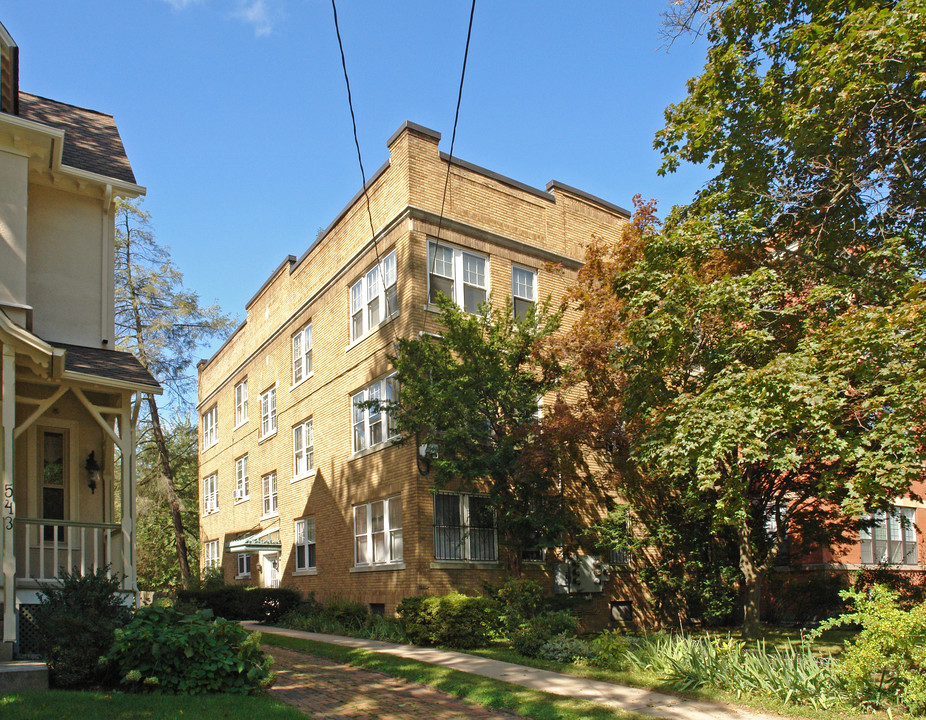 549 Prospect Ave in West Hartford, CT - Building Photo