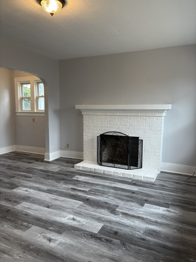 447 16th St SE, Unit 447 16th St SE