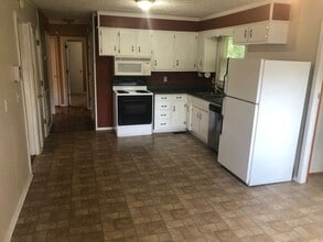 1305 Raden Dr in Lebanon, TN - Foto de edificio - Building Photo