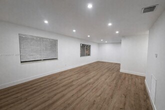 6849 SW 12th St in Pembroke Pines, FL - Building Photo - Building Photo