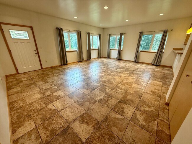2175 Chateau Ct in North Pole, AK - Building Photo - Building Photo