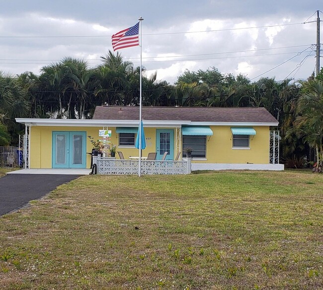 4107 SE Barcelona St in Stuart, FL - Building Photo - Building Photo