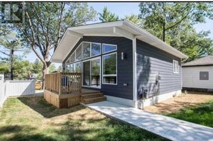 11 13th St S in Wasaga Beach, ON - Building Photo