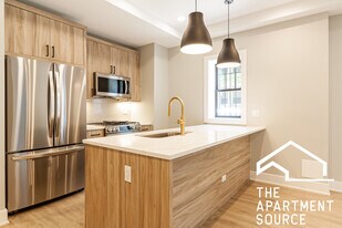 2457 W Logan Blvd in Chicago, IL - Building Photo