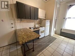 128-128 Seaton St in Toronto, ON - Building Photo - Building Photo