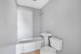 3529 W Roosevelt St in Lake Charles, LA - Building Photo - Building Photo