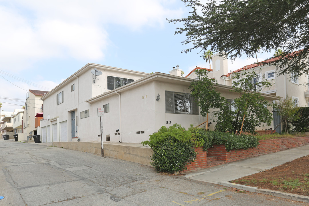 1819 Washington Ave in Santa Monica, CA - Building Photo