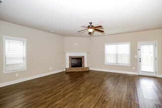 2020 Bridgewater Pass in Hampton, GA - Building Photo - Building Photo