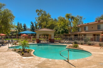 Steeple Chase in Peoria, AZ - Foto de edificio - Building Photo