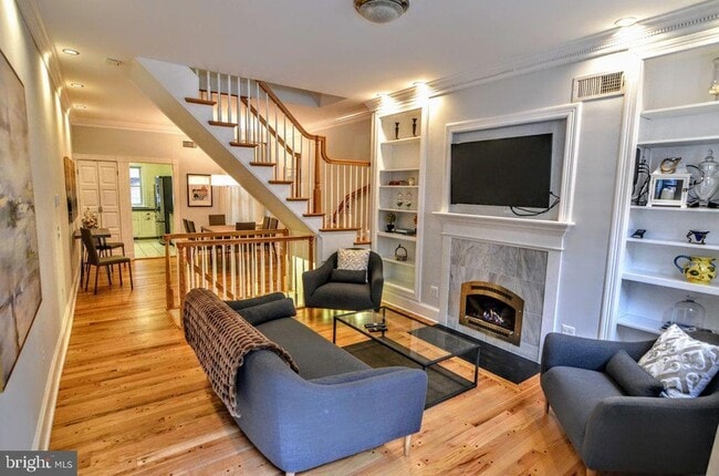 1029 30th St NW in Washington, DC - Foto de edificio - Building Photo