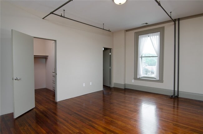 property at 401 W Main St