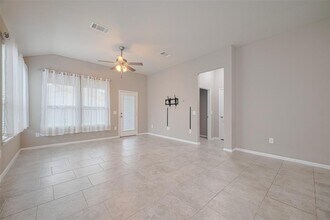 5323 Royal Press Dr in Katy, TX - Building Photo - Building Photo