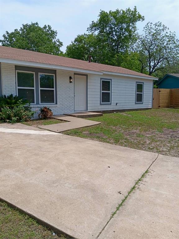 property at 2902 Spring Cir