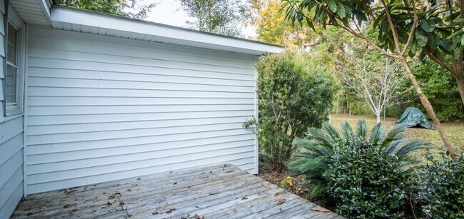 240 Adams Rd in Bloomingdale, GA - Building Photo - Building Photo