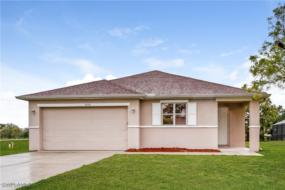 16132 Alcira Cir in Punta Gorda, FL - Building Photo