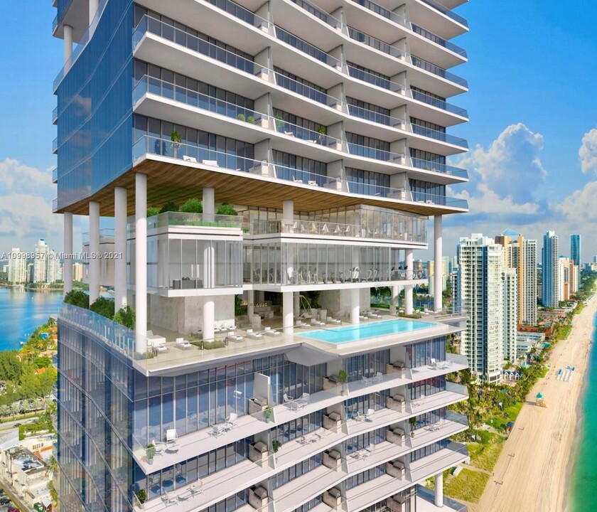 18501 Collins Ave in Sunny Isles Beach, FL - Building Photo