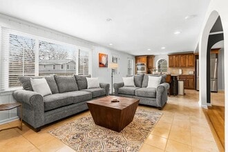 4515 W 74th Pl in Prairie Village, KS - Building Photo - Building Photo