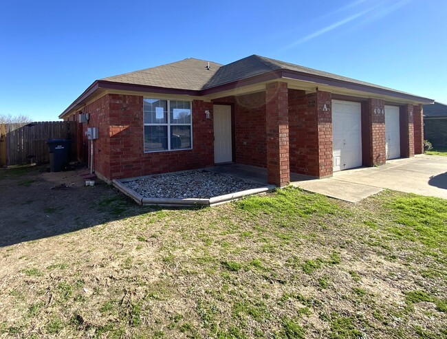 404 Primrose Dr, Unit A in Copperas Cove, TX - Building Photo - Building Photo