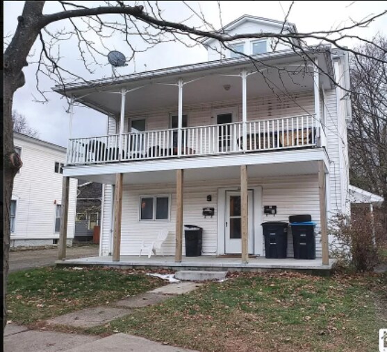58 Center St Rentals in Fredonia, NY