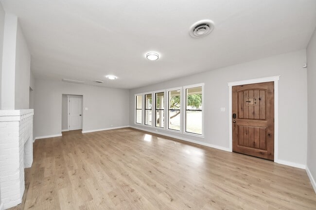 property at 1507 Brooks Ave