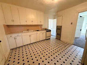 1414 W 14th St in Sioux City, IA - Building Photo - Building Photo