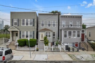 470 MALLORY Ave in Jersey City, NJ - Building Photo