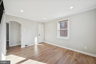 421 Lawrence Rd in Havertown, PA - Building Photo - Building Photo