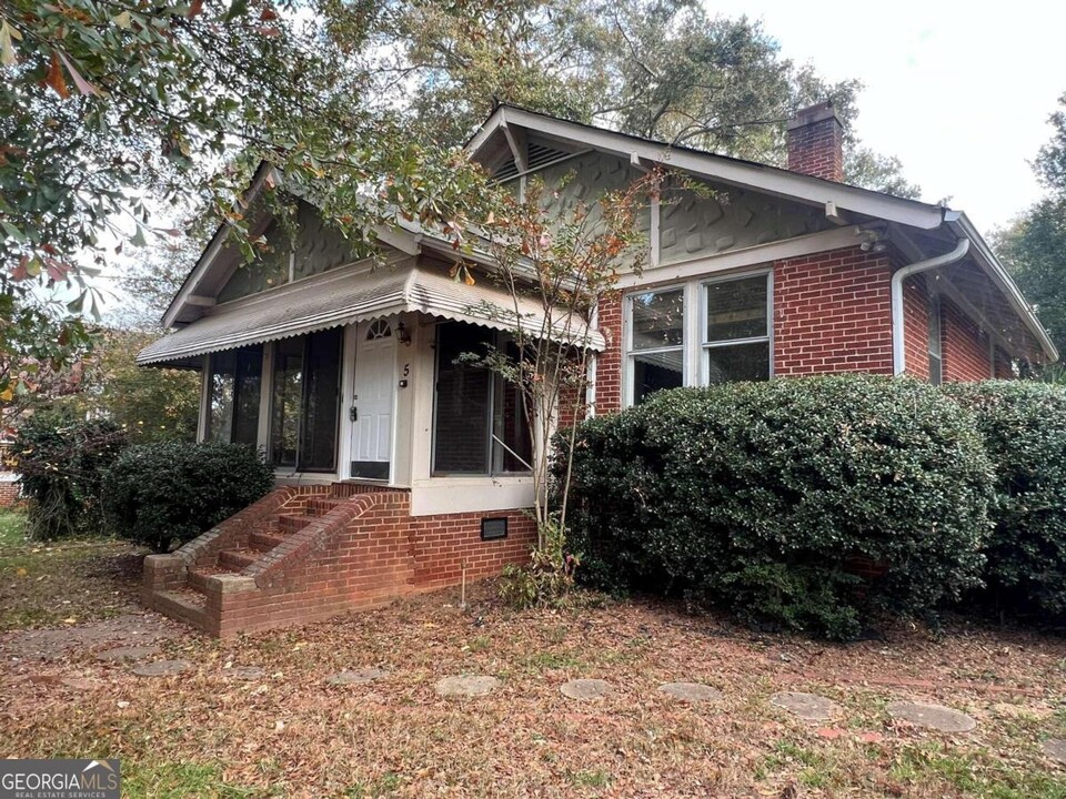 5 G Ave in Gainesville, GA - Foto de edificio