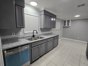 12315 Barbizon Dr in Houston, TX - Building Photo - Building Photo