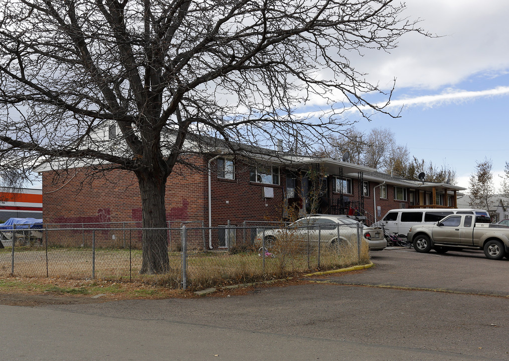 Andi Lynn Flats in Lakewood, CO - Building Photo