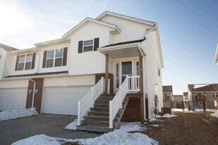 217 Watercress Rd in North Liberty, IA - Building Photo