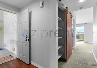 1750 W Sunn Fjord Ln in Bremerton, WA - Building Photo - Building Photo