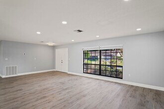 8312 Roxboro Dr in Hudson, FL - Building Photo - Building Photo