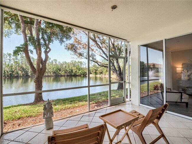 1016 Manor Lake Dr in Naples, FL - Building Photo - Building Photo