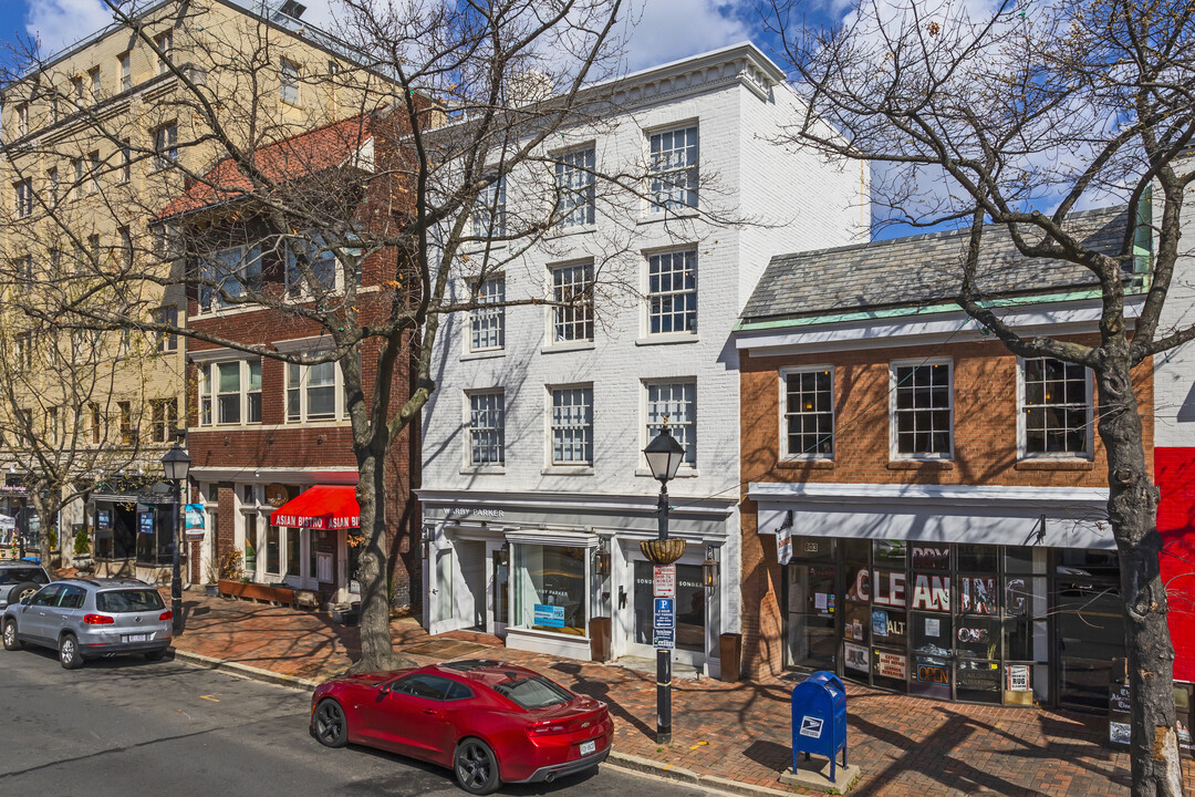 805 King St in Alexandria, VA - Building Photo