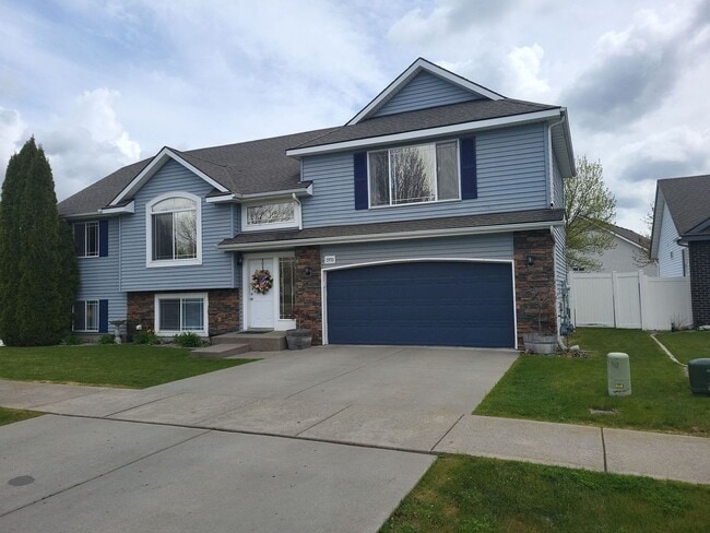 property at 2870 N Dandelion St