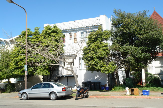 2025 Hearst Ave in Berkeley, CA - Building Photo - Building Photo