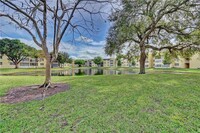 6200 NW 62nd St in Fort Lauderdale, FL - Foto de edificio - Building Photo