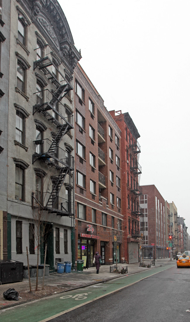 164-166 Stanton St in New York, NY - Building Photo - Building Photo