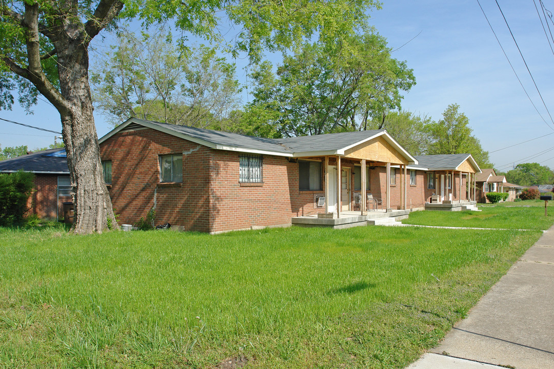 1300 Tremont Ave in Nashville, TN - Building Photo