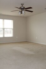 2616 Brownstone Dr in Dover, PA - Building Photo - Building Photo