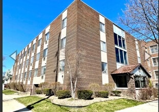 2555 N Farwell Ave in Milwaukee, WI - Building Photo - Building Photo